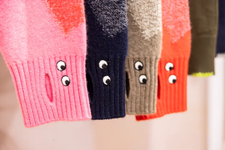 大眼睛與開口設計呈現出趣味表情。品牌提供