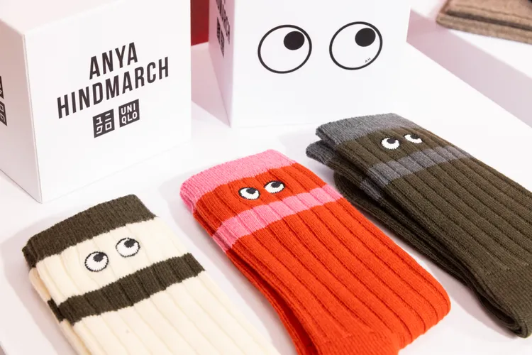 配件均以繽紛色彩和靈動大眼睛點亮秋冬造型。品牌提供