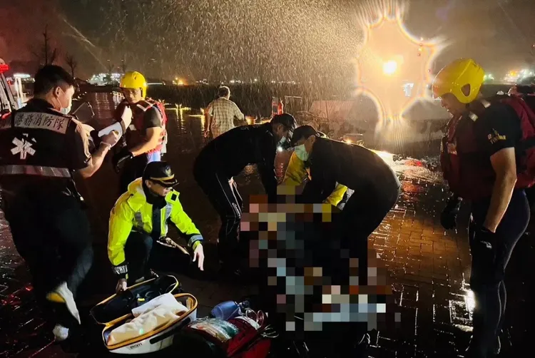 夏姓女子救起後送醫，今天凌晨仍宣告不治。翻攝照片