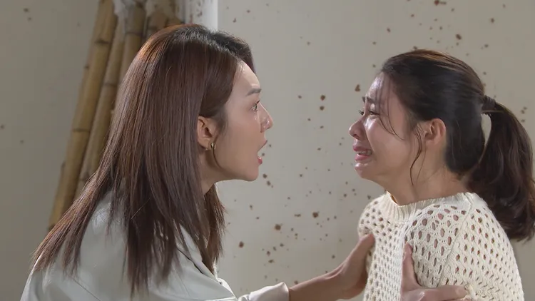 李又汝（左）和曾智希姐妹翻臉，演得撕心裂肺。民視提供