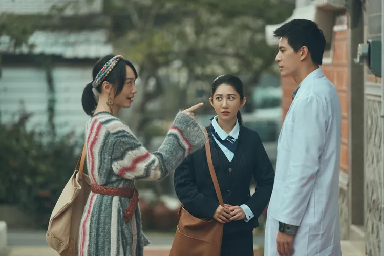 林柏叡（右）和蔡思韵在劇中截然不同的性格，讓兩人的相遇格外有趣。大川大立提供