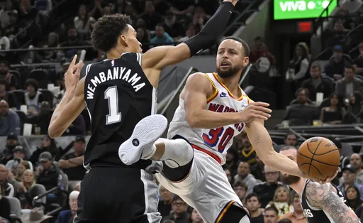 你們會老我會長大！ 文班亞馬領軍　馬刺17分逆轉勇士