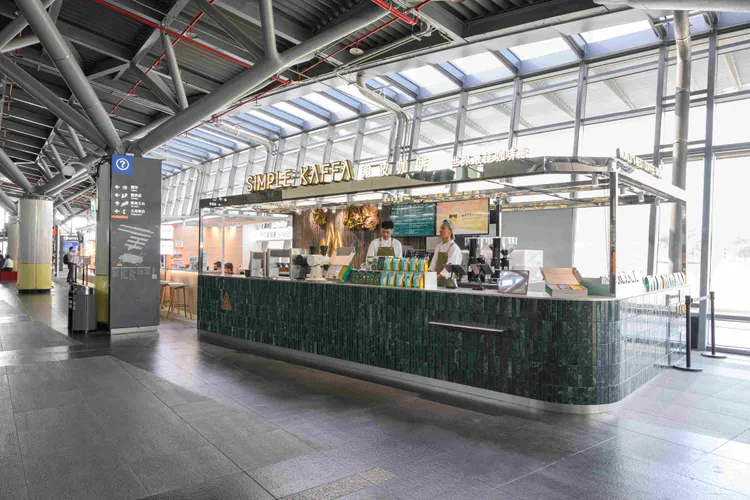 台南站「興波咖啡超級棧」。高鐵提供