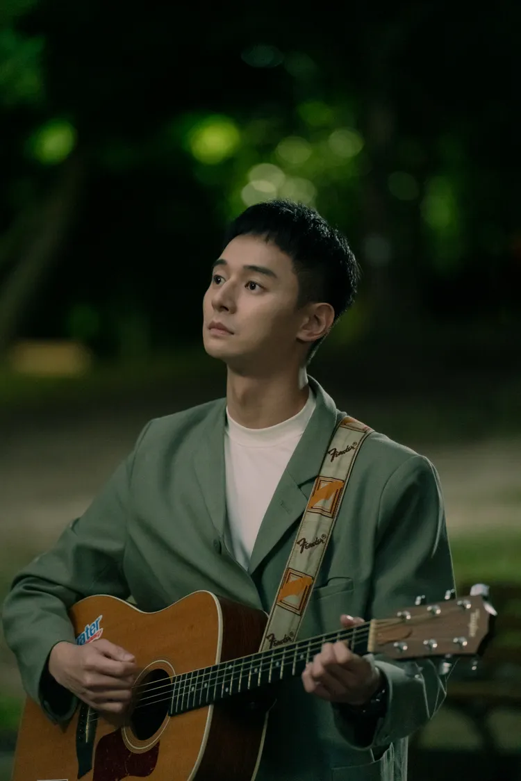 張軒睿彈吉他秀音樂才華超吸睛 。良人行、東森電視提供