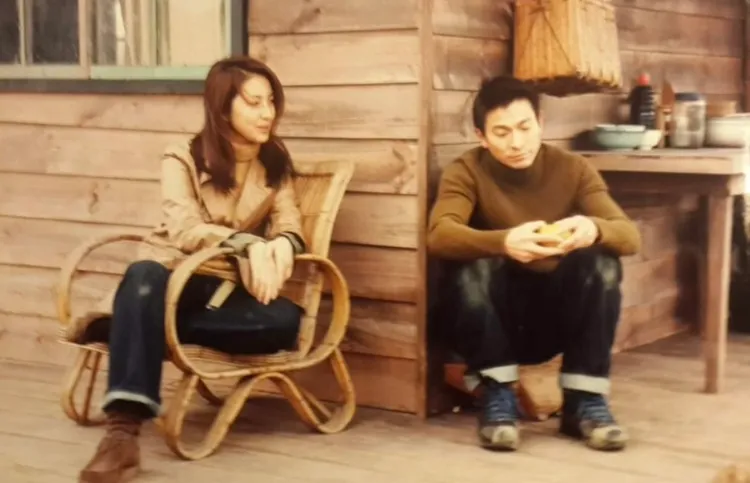 楊謹華（左）曾透露敬佩華仔在片場的敬業演出，啟蒙了她的表演之路。圖／翻攝Threads帳號weiwei.chang109