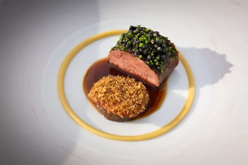 漢來焰牛排館攜手德國米其林二星AURA 品嘗運用科技的料理絕妙滋味