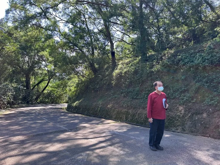 入園後，還有工作人員攔阻盤查，戒備森嚴。特勤中心攝