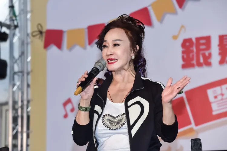 曹金鈴呼籲關懷長者。臺北市桔色關懷協會提供