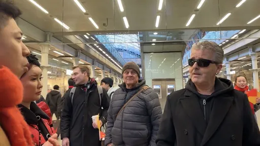 還記得小粉紅大戰英鋼琴家嗎? 在中國直播拍到路人臉真被判賠