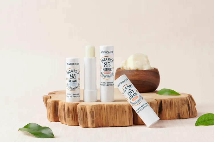 曼秀雷敦乳木果盈潤修護潤唇膏，屈臣氏獨家販售，各249元。品牌提供