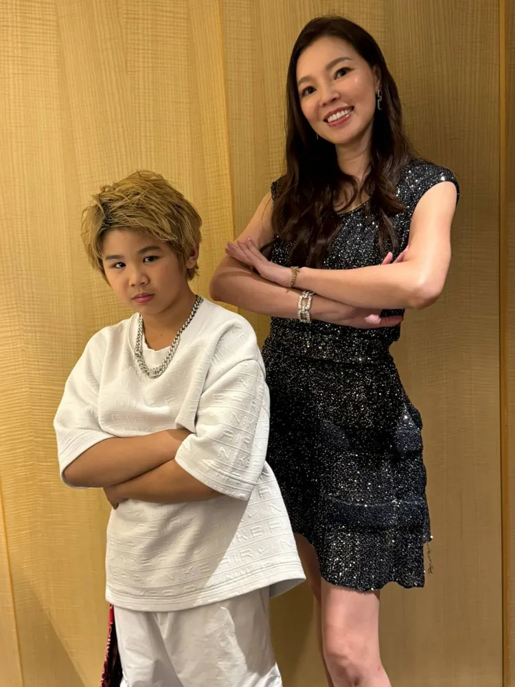 納納和曾馨瑩合照。讀者提供