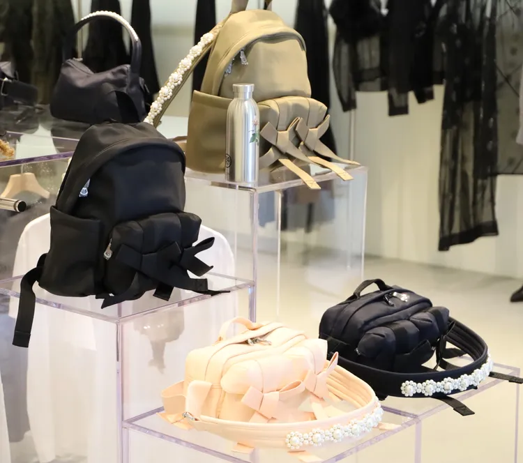 Simone Rocha端出台灣限定後背包。品牌提供