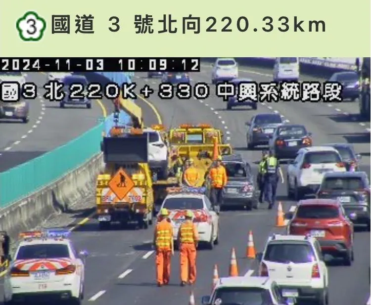 這起事故造成車流回堵約600公尺。民眾提供