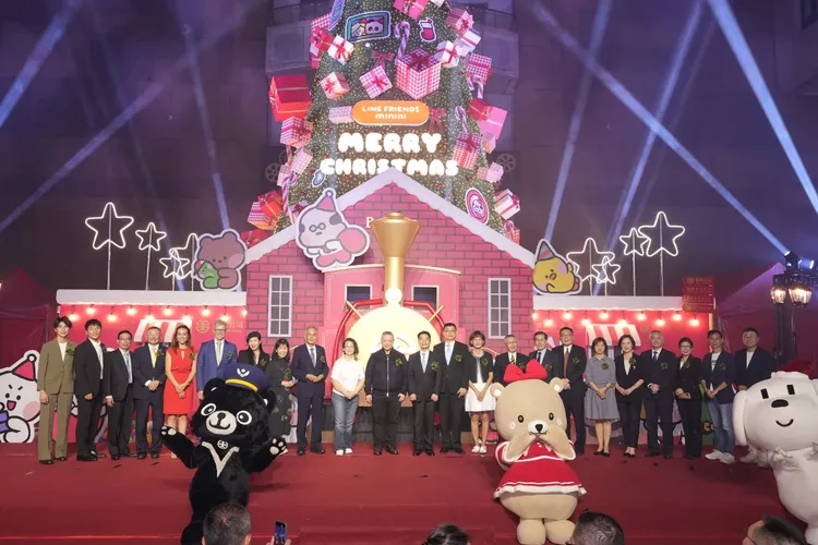 「點亮心願–STARRY NIGHT夢想之夜」於台北車站大廳舉行點燈儀式。微風提供