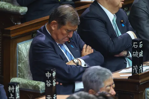 瞌睡照瘋傳!石破茂大選日爆睡惹議 閣員緩頰「全因吃了這個」