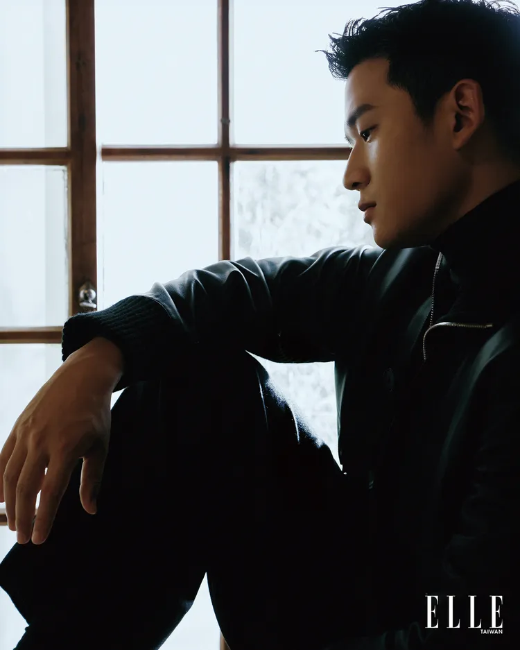 周興哲拍攝《ELLE》封面。《ELLE國際中文版》提供