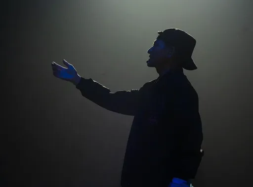 颱風走了!劉德華終於露臉啦 彩排側拍模樣曝光「帥到無死角」