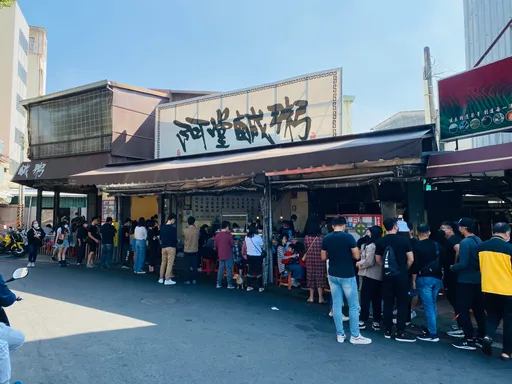 阿堂鹹粥「賣1片虧1片」被酸!苦苓:吃不起就別吃 網掀論戰