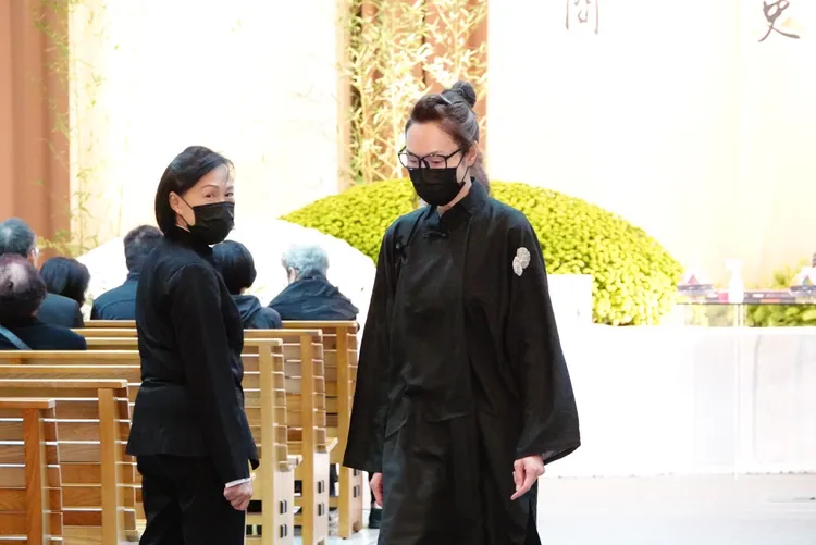 石英女兒林千鈺神情哀戚。莊宗達攝影