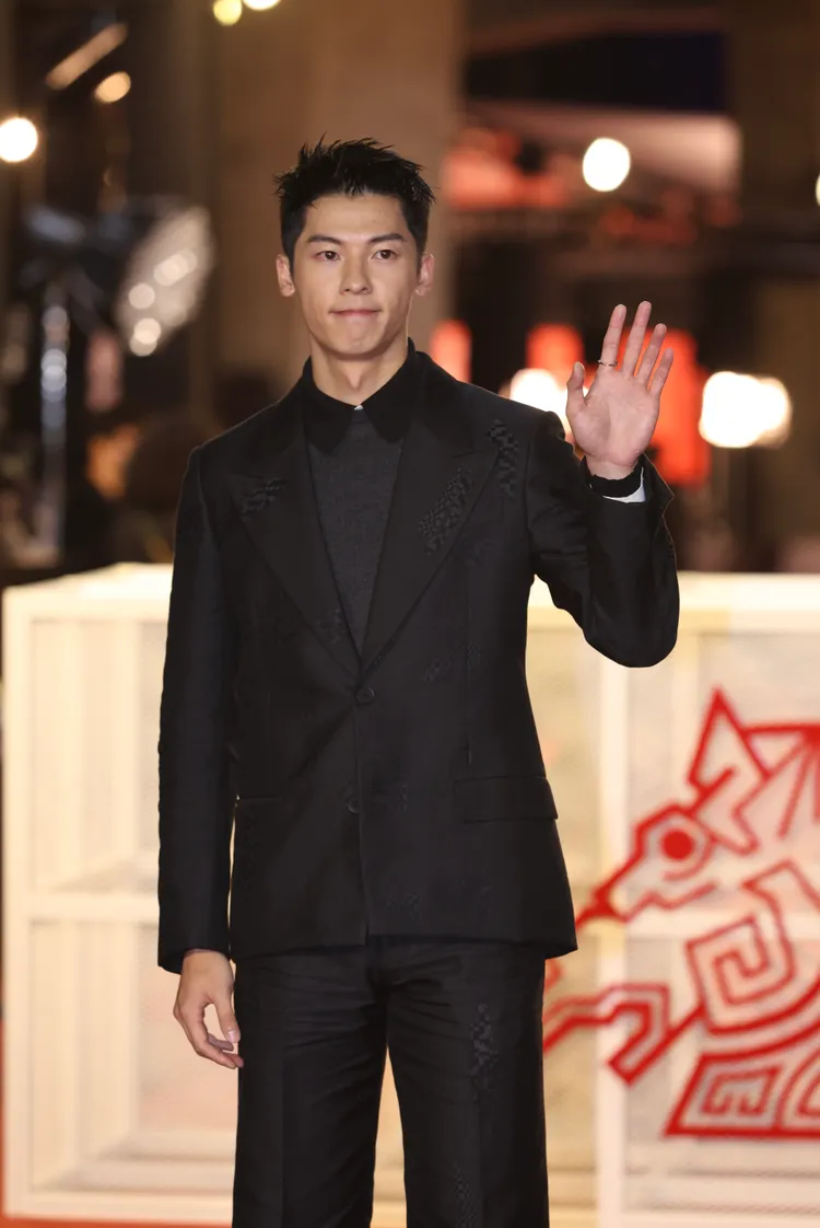 許光漢的造型在低調中暗藏細節。攝影中心攝