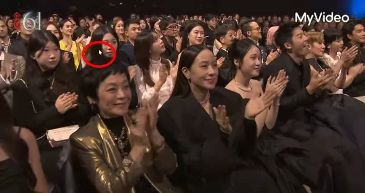 金馬61典禮尾聲，台視畫面與MyVideo網路直播畫面突然出現滑鼠游標（紅圈處）。翻攝批踢踢Golden-Award看板