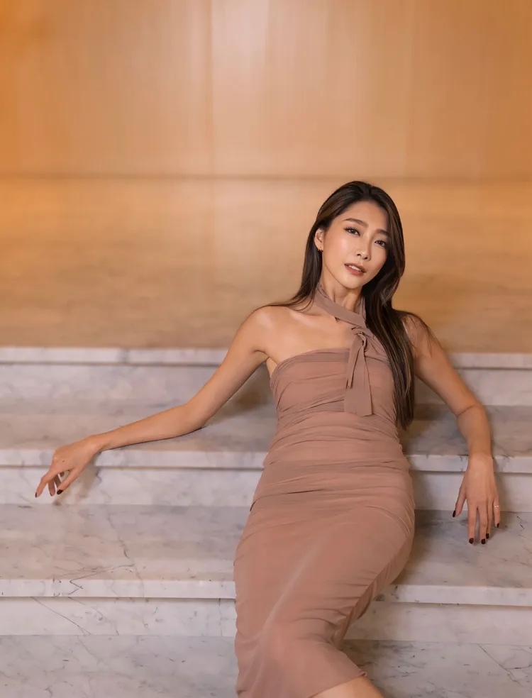 有美豔外貌的霈霈，個性率性乾脆，加點小朋友的可愛傻勁，獨特率真的直播風格，希望陪伴大家開心共度每一刻。