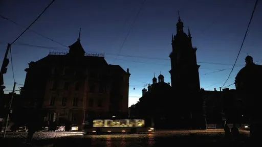 俄羅斯轟炸能源設施!烏克蘭百萬戶斷電 黑夜籠罩全國