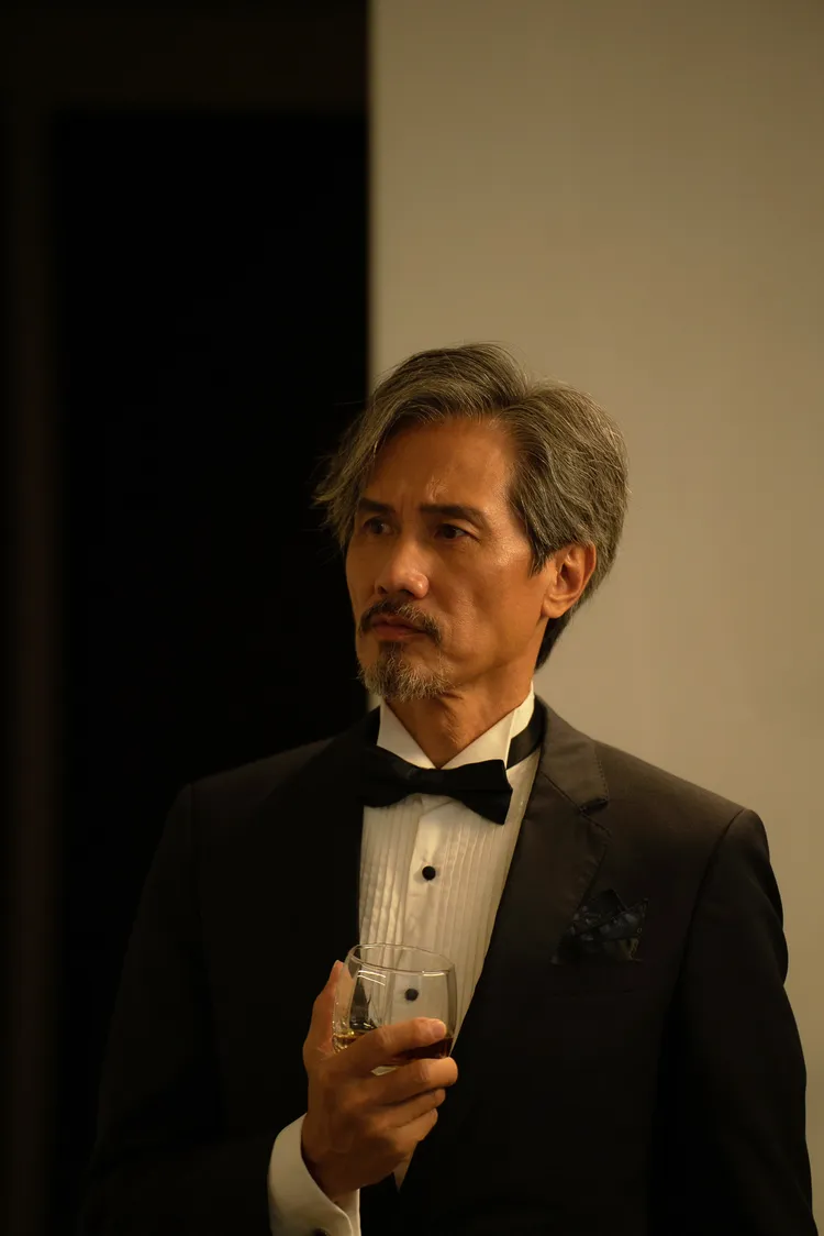 包小松飾演音樂製作人。良人行、東森電視提供