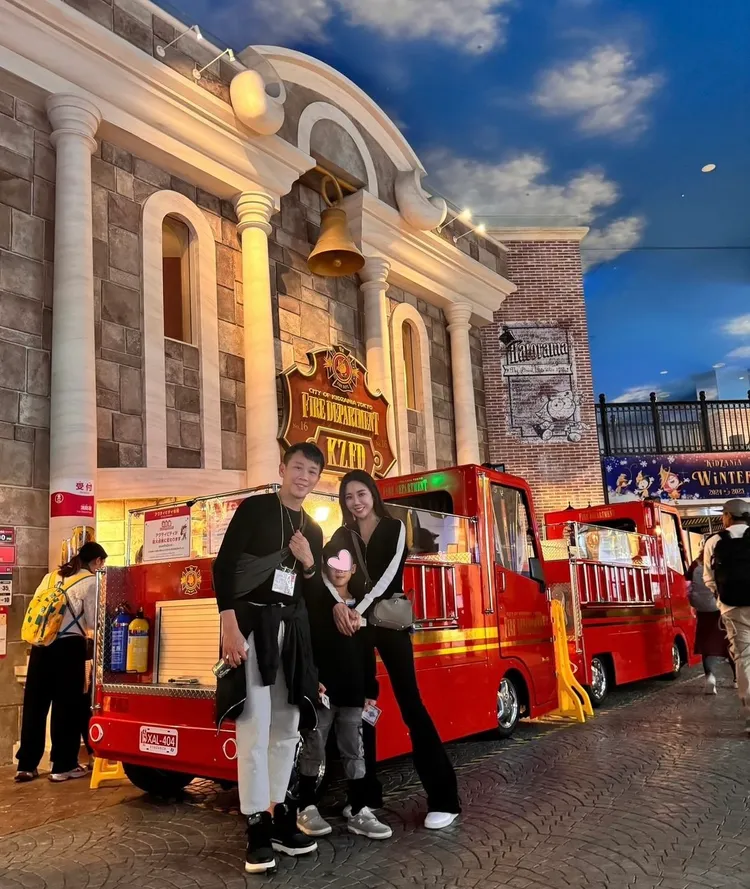 陶喆曬出一家三口。翻攝陶喆臉書