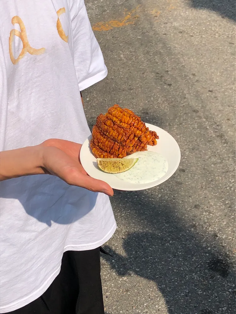 韓國tac.seoul的著名小食「玉米肋條」。業者提供