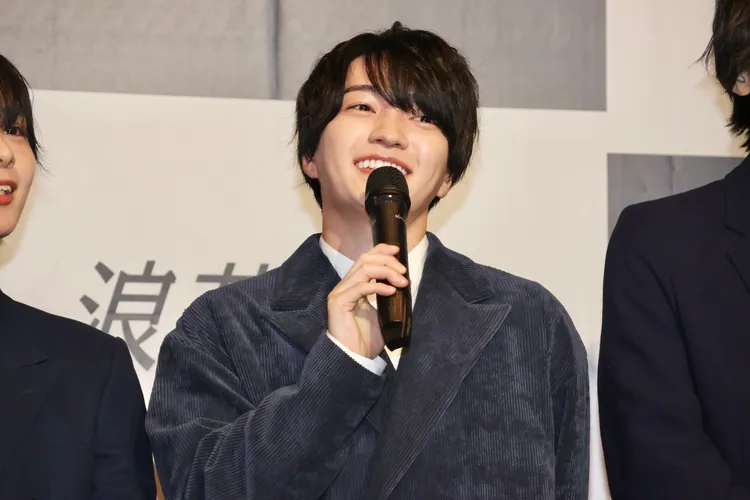 西畑大吾中文「大家好」打招呼。莊宗達攝