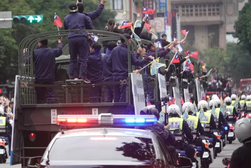 舞台還給中華隊!後勤也「高規格」接受歡呼 英雄大遊行撕開「黃巾之亂」標籤