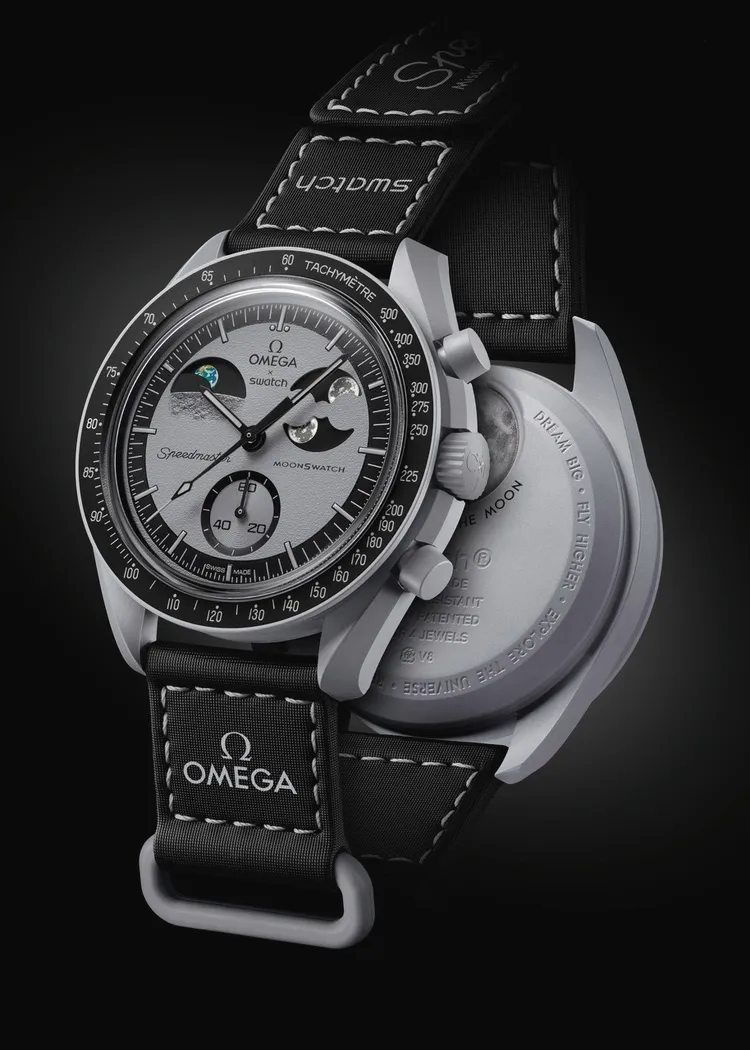 錶款除了月相功能外，更配備了製錶業史上首創的「地相」顯示。品牌提供