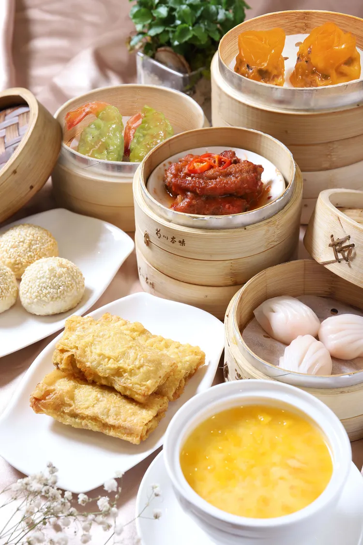 台北凱達大飯店推出「來７凱達．回味美好」，凡於活動期間至餐廳消費享「滿1千送1百」，滿1777元再送抽獎券乙張。業者提供