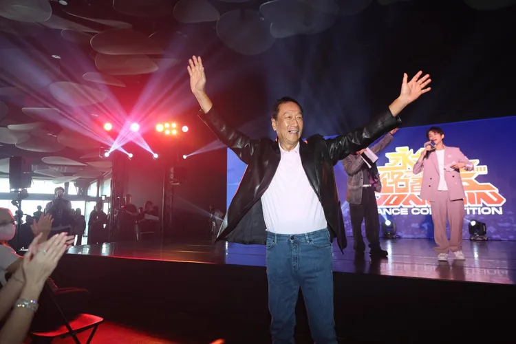 郭台銘久違亮相，心情輕鬆愉快。彭欣偉攝