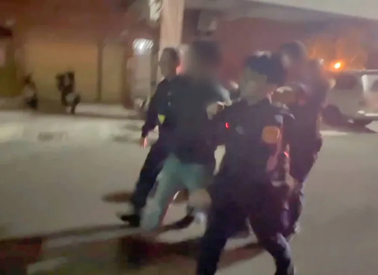 警方逮到開車衝撞弟弟家的宋男，他酒測值超標。民眾提供