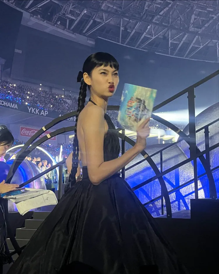 鄭好娟還分享了嘟嘴萌照。翻攝hoooooyeony IG