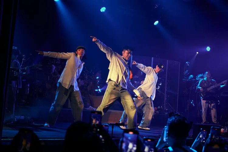 王ADEN（中）首次專場舞力全開。圖／愛騰音樂+KKLIVE提供