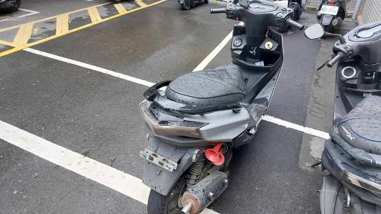 機車被查扣。桃園警分局提供