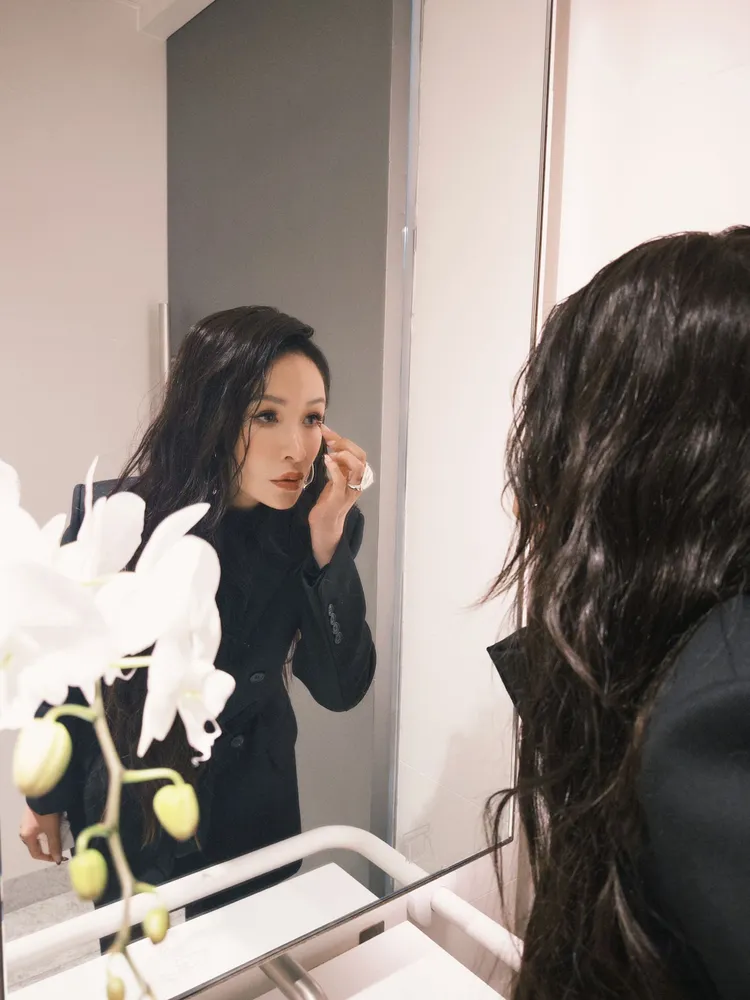 蕭亞軒全妝髮亮相。