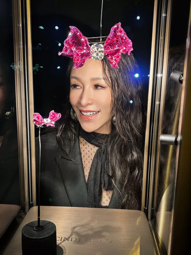 蕭亞軒俏皮用錯位方式當米妮。