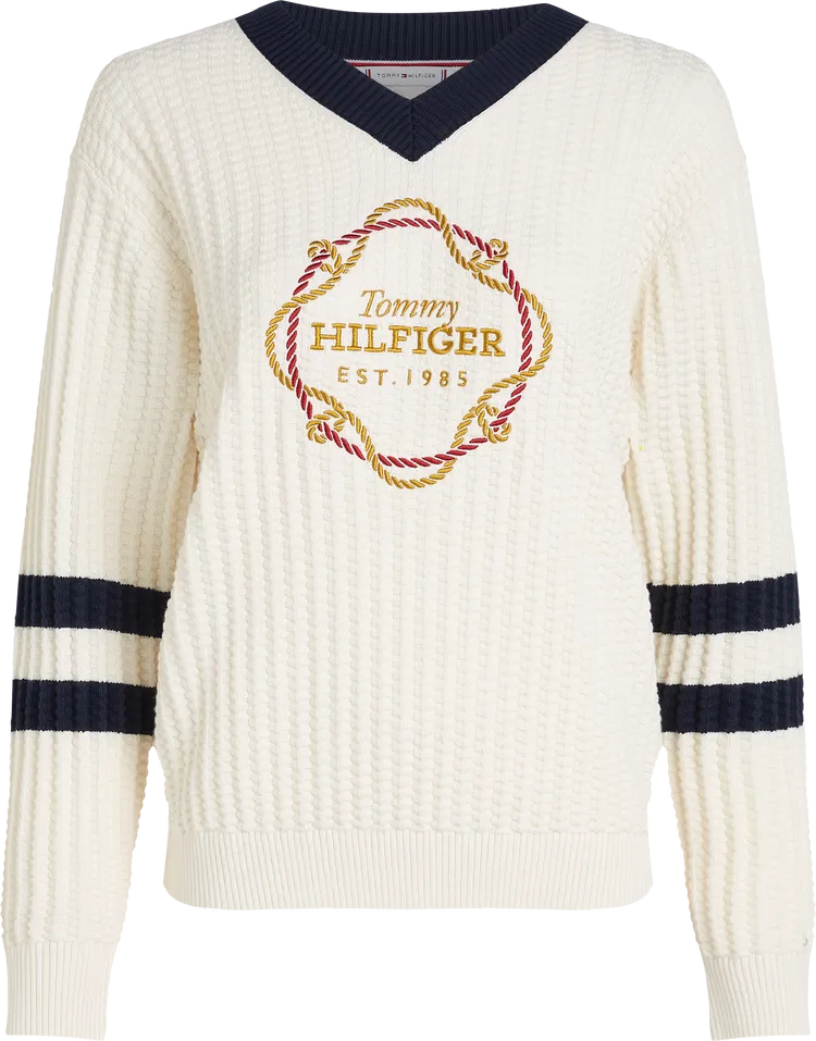 TOMMY HILFIGER繩結LOGO V領毛衣，6980元。品牌提供