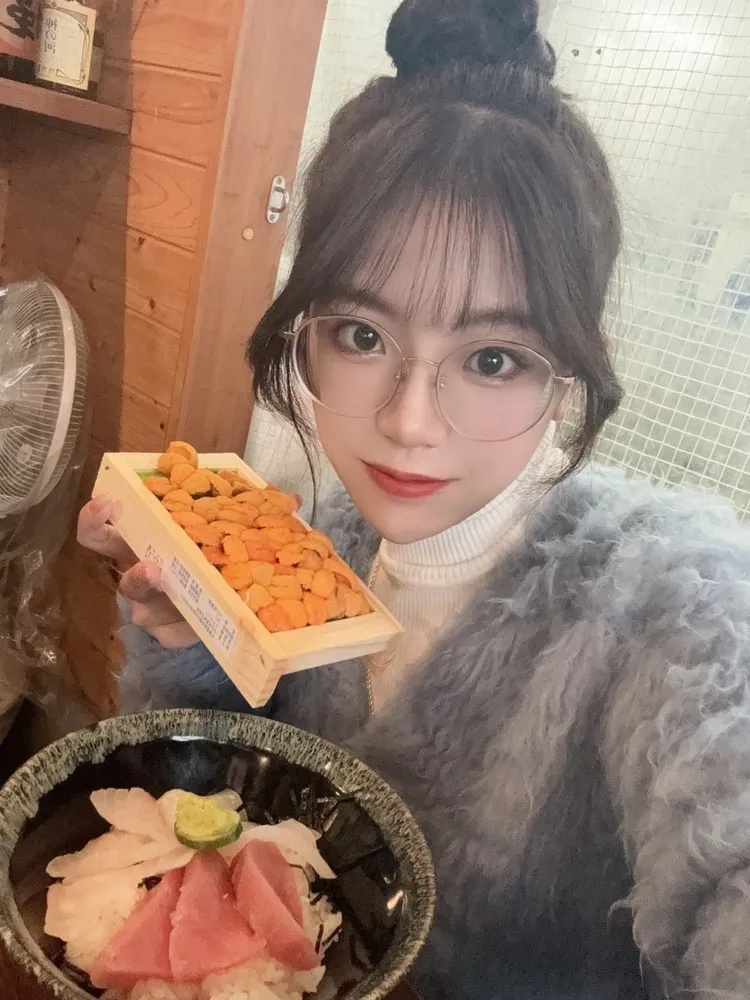 熊霓讚名古屋市場的海鮮相當新鮮。樂天桃猿提供