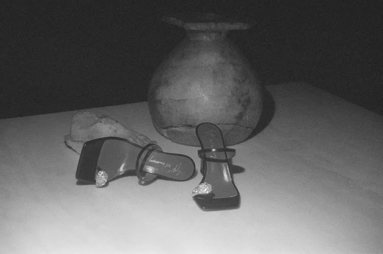 Giuseppe Zanotti 30周年推出全新Ring戒指鞋款。品牌提供