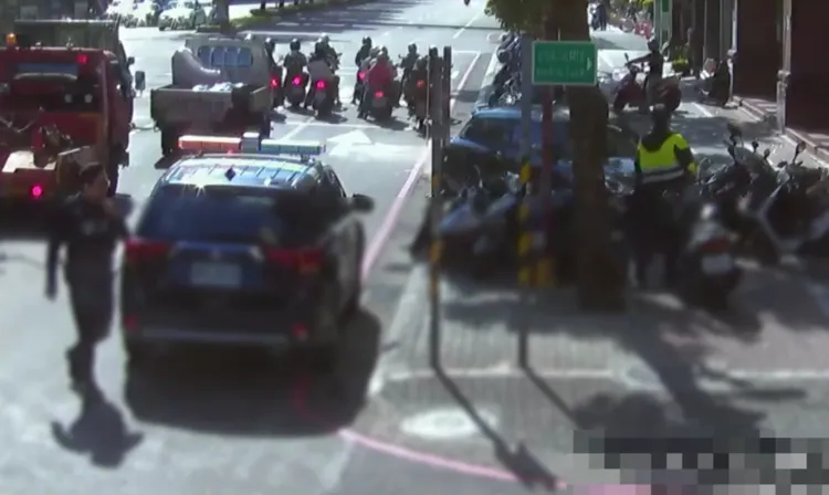 員警於現場調查。警方提供