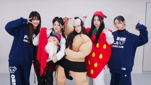 「幻藍小熊」竟穿「老揹少」跳舞 讓人直呼超可愛