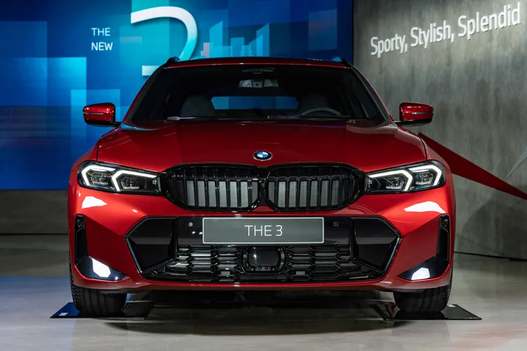 全新BMW 3系列與3系列Touring全面搭載BMW TwinPower Turbo汽油引擎。業者提供