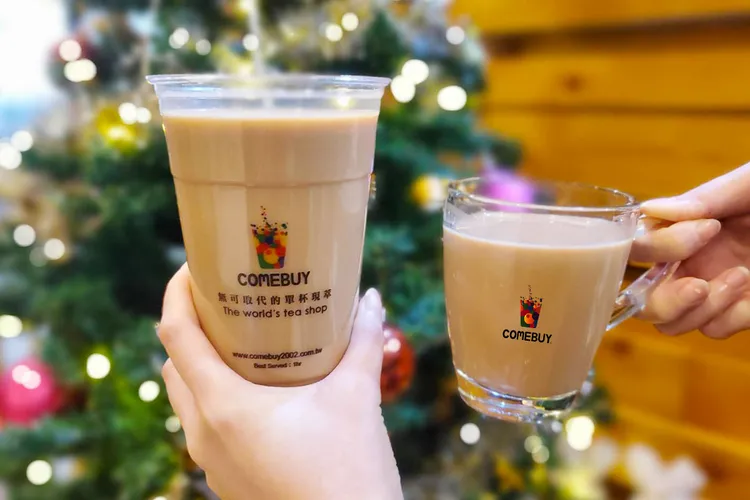 COMEBUY烏瓦紅茶拿鐵(左)與港式厚奶(右)。業者提供