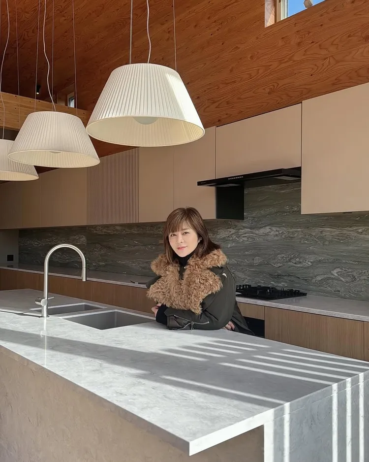 關之琳在IG介紹自己操刀設計的千鶴別墅。翻攝關之琳IG