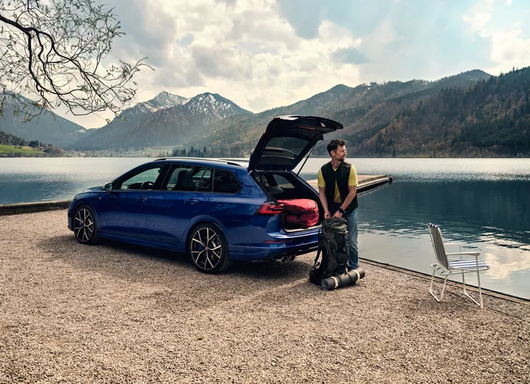 Golf R Variant將高性能與實用性完美融合，行李箱容量可達到611公升，後座椅傾倒後可產生高達1,642公升的驚人裝載容量。原廠照片